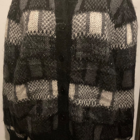 BARBARA SUE BUTTON UP SWEATER .new not worn - Picture 3 of 10